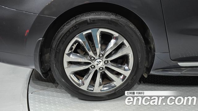 Kia Carnival 9-seater Prestige 2018 — фото 5
