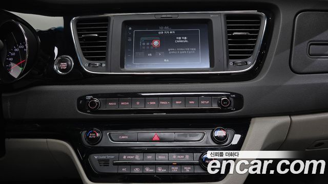 Kia Carnival 9-seater Prestige 2018 — фото 13