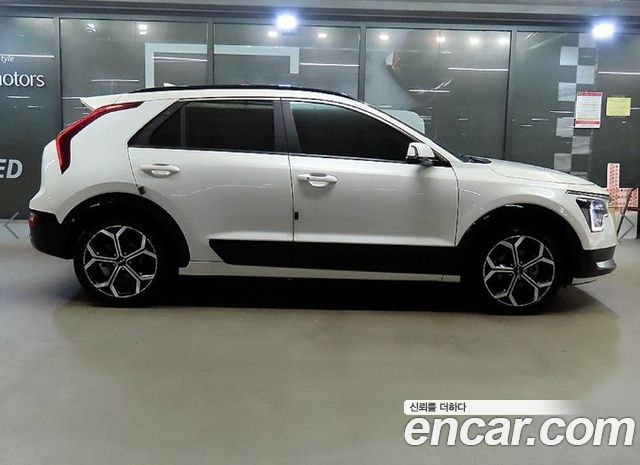 Kia Niro Prestige 2024 — фото 3