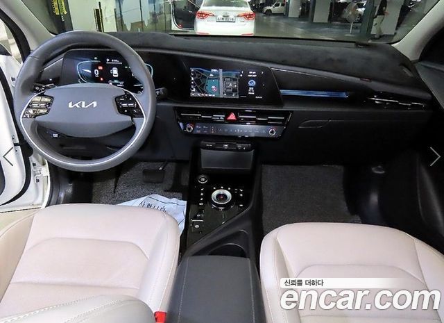 Kia Niro Prestige 2024 — фото 10