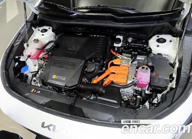 Kia Niro Prestige 2024 — фото 23