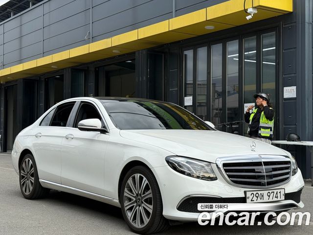 Mercedes-Benz E-Class (W213) E400 4MATIC Exclusive 2017 — фото 2