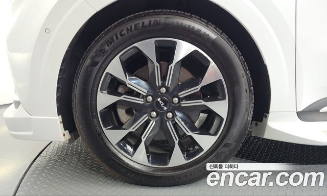 Kia Carnival (IV) Gasoline 7-seater Limousine(Special vehicle) 2023 — фото 5