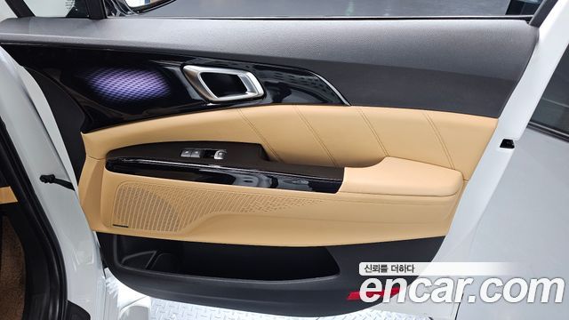 Kia Carnival (IV) Gasoline 7-seater Limousine(Special vehicle) 2023 — фото 31
