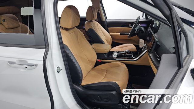 Kia Carnival (IV) Gasoline 7-seater Limousine(Special vehicle) 2023 — фото 32