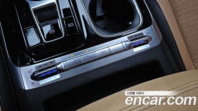 Kia Carnival (IV) Gasoline 7-seater Limousine(Special vehicle) 2023 — фото 35