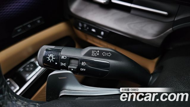 Kia Carnival (IV) Gasoline 7-seater Limousine(Special vehicle) 2023 — фото 38
