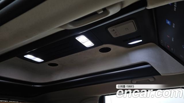 Kia Carnival (IV) Gasoline 7-seater Limousine(Special vehicle) 2023 — фото 44