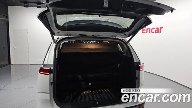 Kia Carnival (IV) Gasoline 7-seater Limousine(Special vehicle) 2023 — фото 45