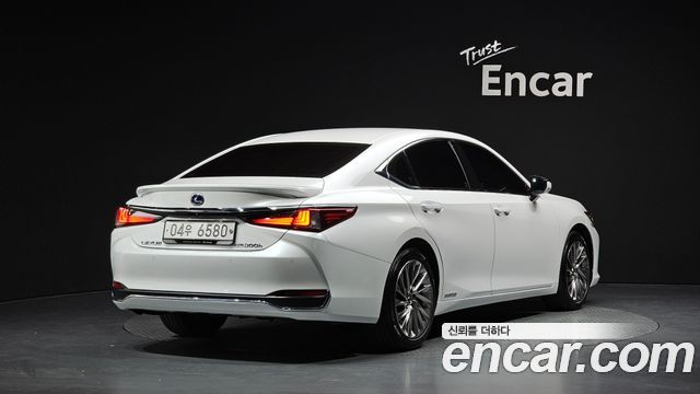 Lexus ES300h (VII) Executive 2019 — фото 2