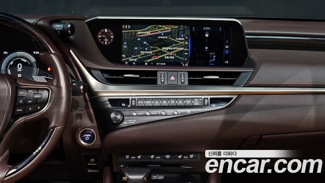 Lexus ES300h (VII) Executive 2019 — фото 15