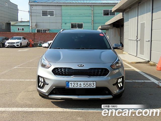 Kia Niro 1.6 HEV Prestige 2020 — фото 2