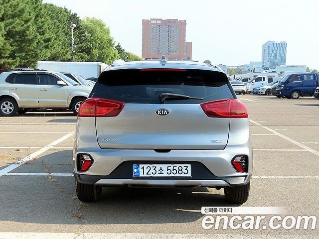 Kia Niro 1.6 HEV Prestige 2020 — фото 3