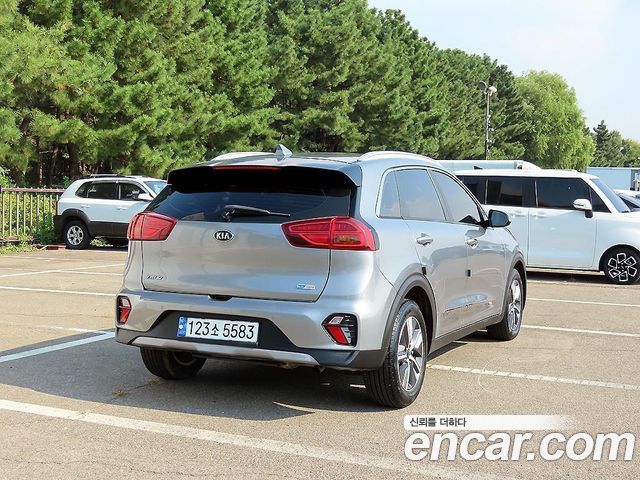 Kia Niro 1.6 HEV Prestige 2020 — фото 4