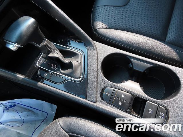 Kia Niro 1.6 HEV Prestige 2020 — фото 18