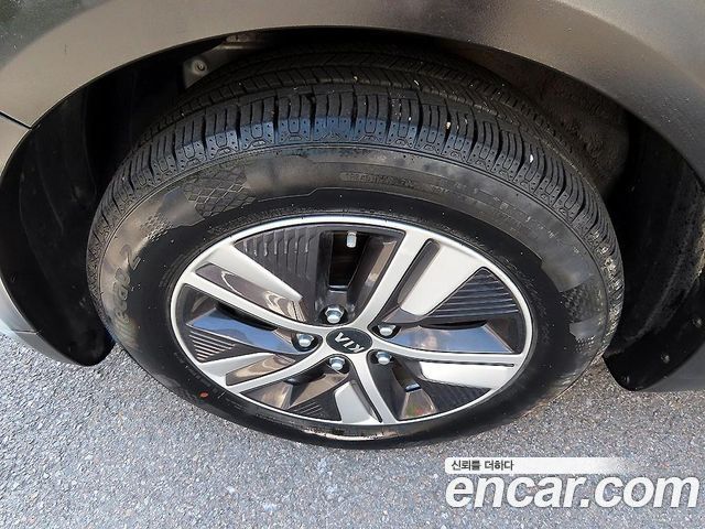 Kia Niro 1.6 HEV Prestige 2020 — фото 23
