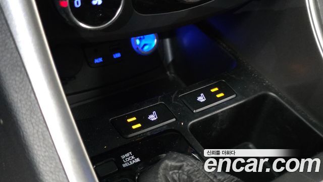 Hyundai Sonata The Brilliant CVVL Bluesaver 2013 — фото 13