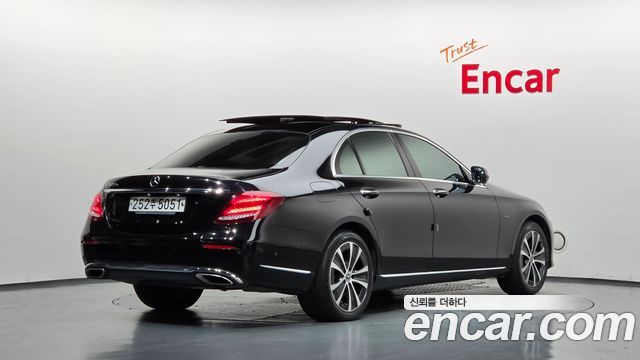 Mercedes-Benz E-Class (W213) E300e Exclusive 2019 — фото 2