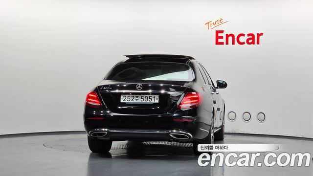Mercedes-Benz E-Class (W213) E300e Exclusive 2019 — фото 4