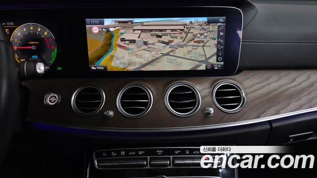 Mercedes-Benz E-Class (W213) E300e Exclusive 2019 — фото 12