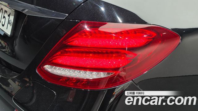 Mercedes-Benz E-Class (W213) E300e Exclusive 2019 — фото 23