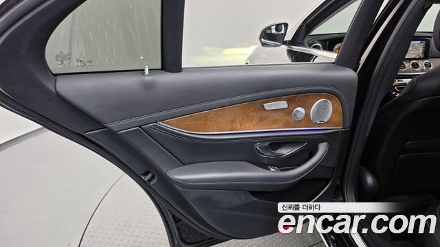 Mercedes-Benz E-Class (W213) E300e Exclusive 2019 — фото 25