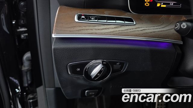 Mercedes-Benz E-Class (W213) E300e Exclusive 2019 — фото 29