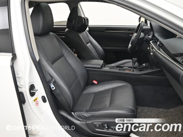 Lexus ES300h premium XV60 2014 — фото 10