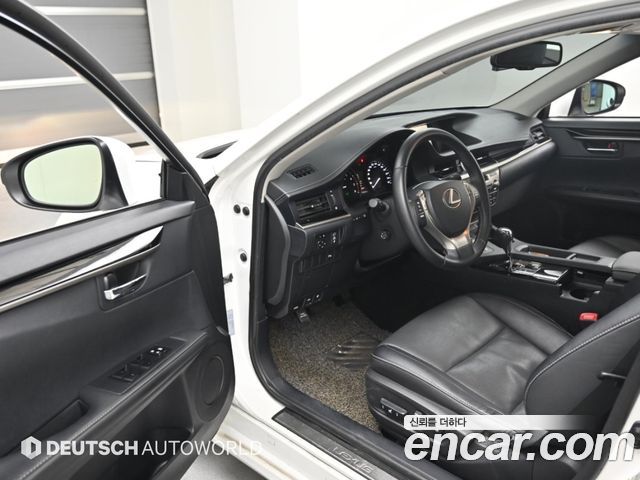 Lexus ES300h premium XV60 2014 — фото 15