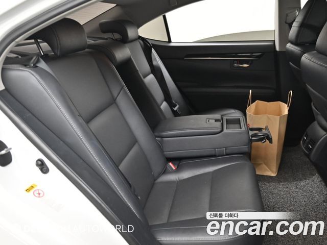 Lexus ES300h premium XV60 2014 — фото 16
