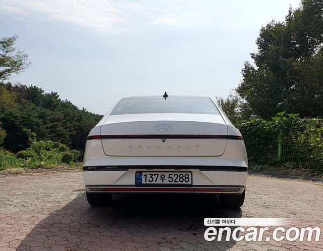 Hyundai Grandeur (GN7) 3.5 LPG 2WD Exclusive 2023 — фото 3