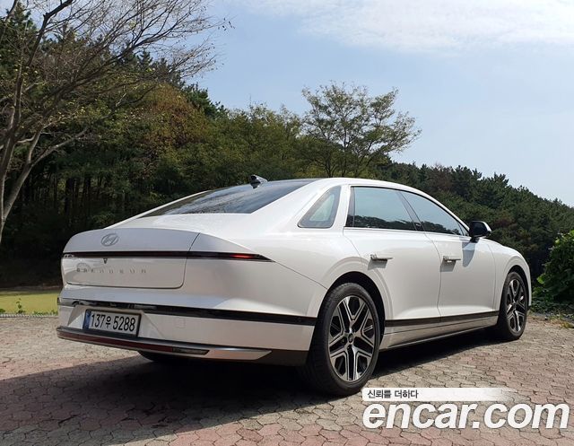 Hyundai Grandeur (GN7) 3.5 LPG 2WD Exclusive 2023 — фото 4