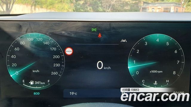 Hyundai Grandeur (GN7) 3.5 LPG 2WD Exclusive 2023 — фото 16