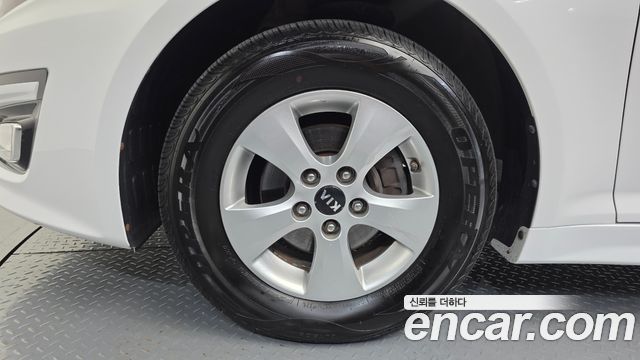 Kia K5 LPI Deluxe 2015 — фото 5