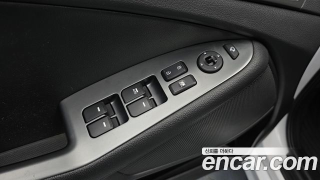 Kia K5 LPI Deluxe 2015 — фото 18
