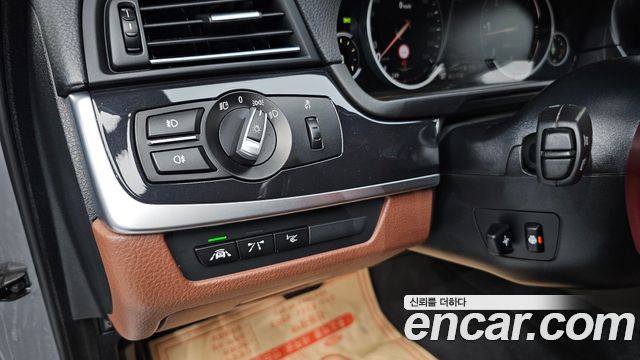 BMW 5 Series (F10) 520d xDrive M Aero Dynamic 2016 — фото 15