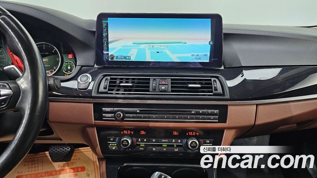 BMW 5 Series (F10) 520d xDrive M Aero Dynamic 2016 — фото 17