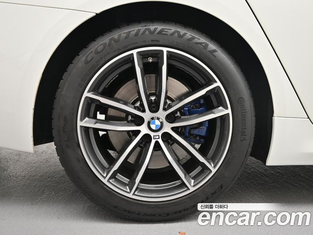 BMW 5 Series (G30) 520i M Sport 2023 — фото 5