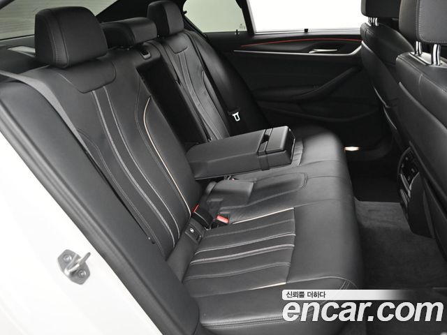BMW 5 Series (G30) 520i M Sport 2023 — фото 15