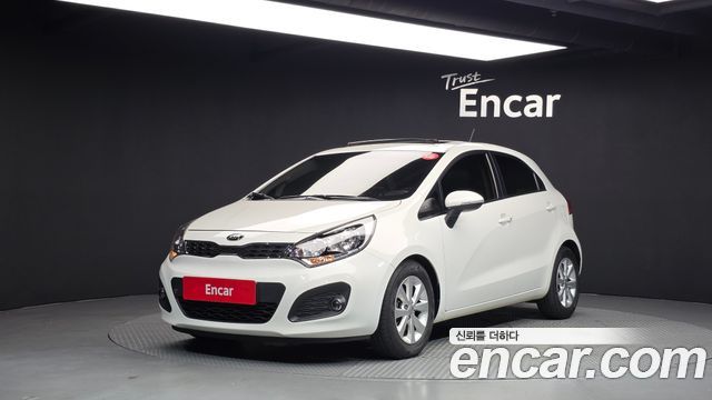 Kia Pride 1.6 GDI Hatchback Luxury
