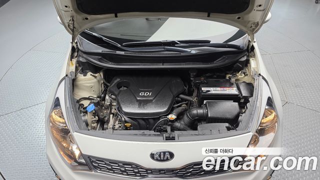 Kia Pride 1.6 GDI Hatchback Luxury 2014 — фото 6