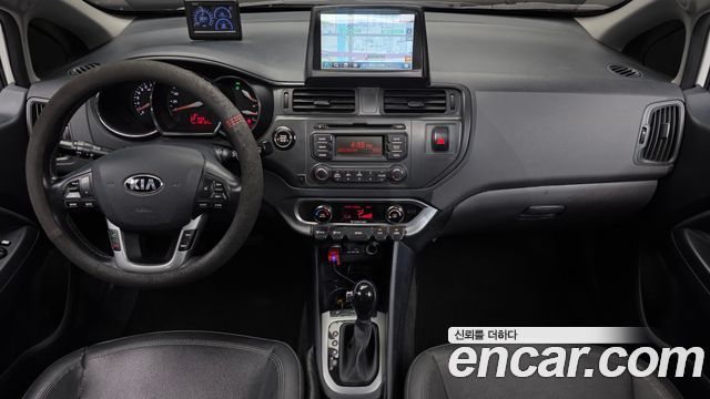 Kia Pride 1.6 GDI Hatchback Luxury 2014 — фото 7