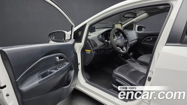 Kia Pride 1.6 GDI Hatchback Luxury 2014 — фото 10