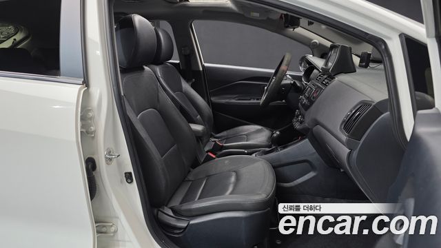 Kia Pride 1.6 GDI Hatchback Luxury 2014 — фото 11