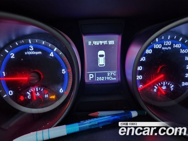 Hyundai Santa Fe (DM) Diesel(e-VGT) 2.2 2WD Premium 2015 — фото 18