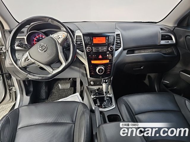 KG Mobility (SsangYong) Tivoli VX 2WD 2015 — фото 5
