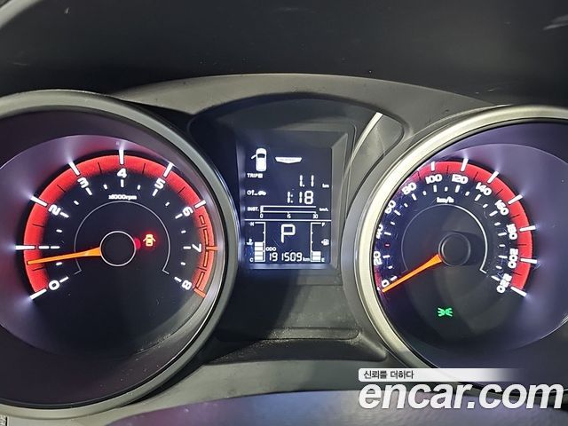KG Mobility (SsangYong) Tivoli VX 2WD 2015 — фото 7