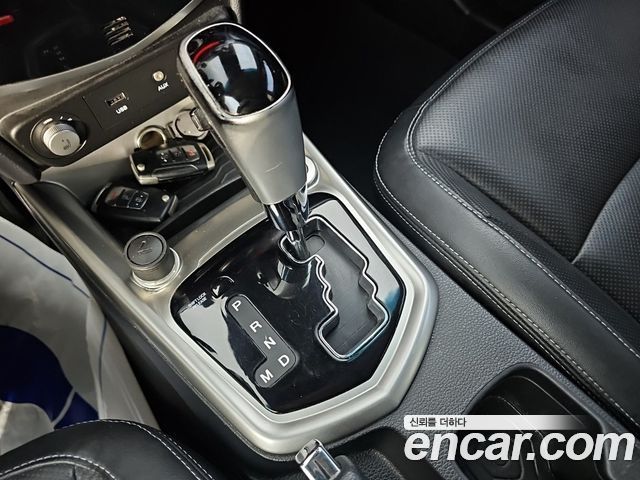 KG Mobility (SsangYong) Tivoli VX 2WD 2015 — фото 8