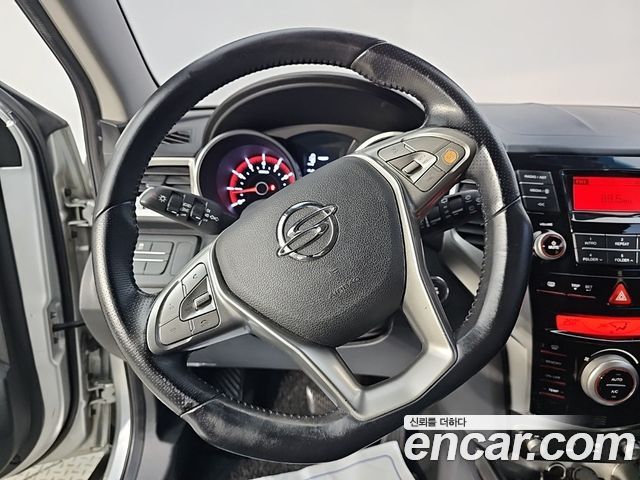 KG Mobility (SsangYong) Tivoli VX 2WD 2015 — фото 9