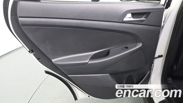 Hyundai Tucson Gasoline 1.6 turbo 2WD Modern 2018 — фото 25